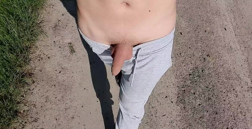 Truwink: Я собираюсь на прогулку на улице, и была такая возбужденная