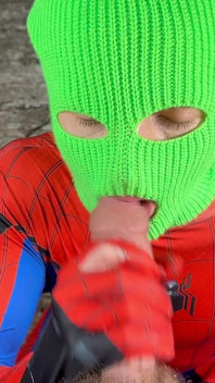 Esclusivo: Spider-man Viene Scopato Nel Buco Stretto