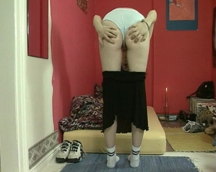 YOUR FIRST PORN: Saya sangat pemalu dan tidak berpengalaman