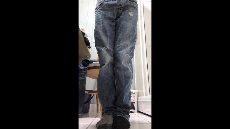 ABDL Diapers by Norsken77: Sexy jeans pissen