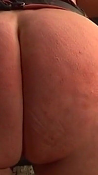 Amarrada madura milf recebe sua bunda grande usada