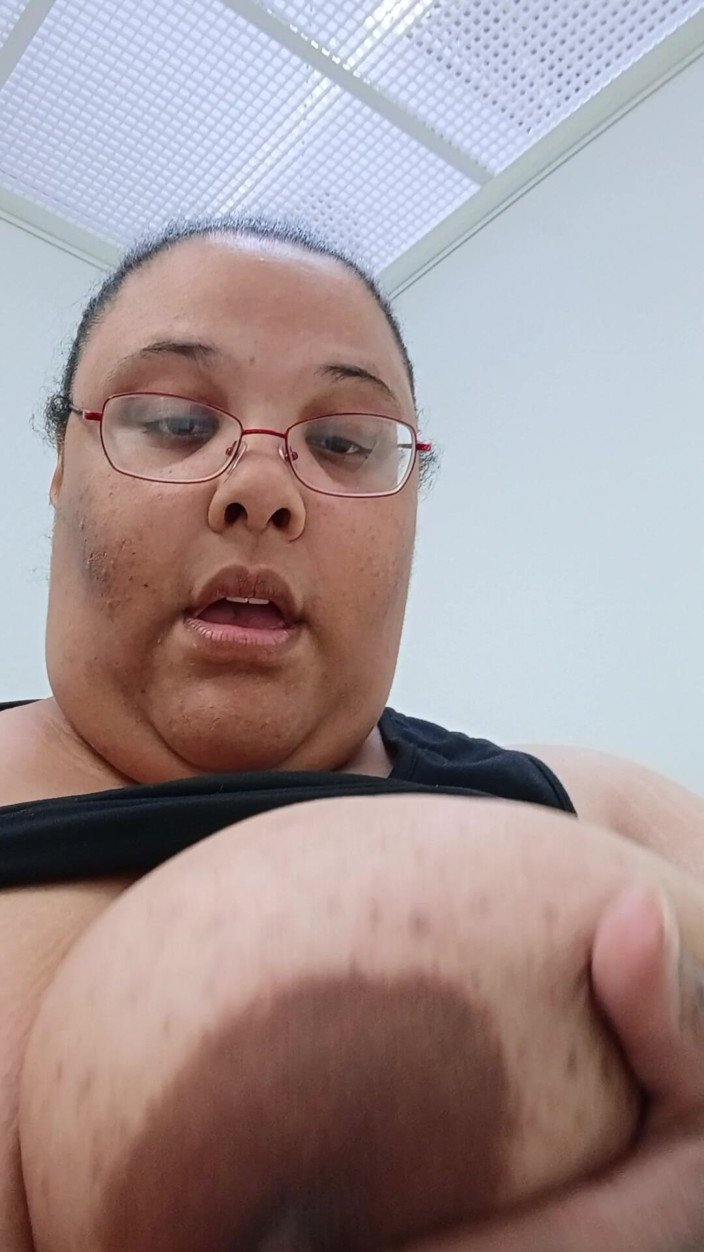 Jessica pigslut: Troia grassa che si diverte nel camerino di Walmart