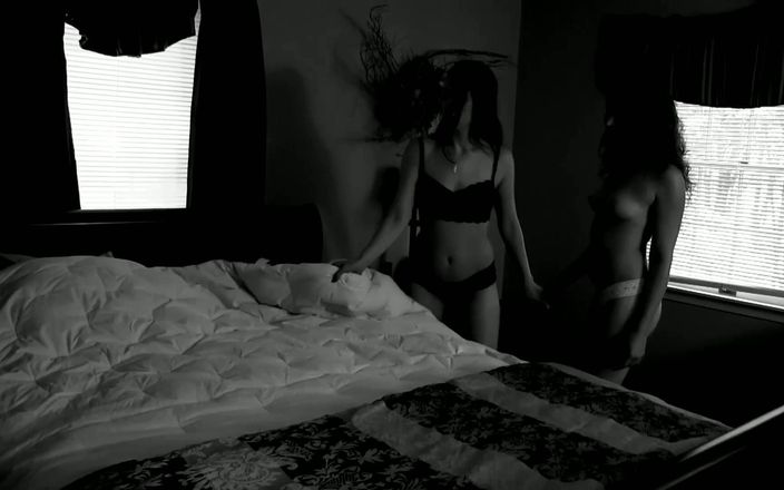 Punished Brats Spanking: Joelle e Bianca dança do amor