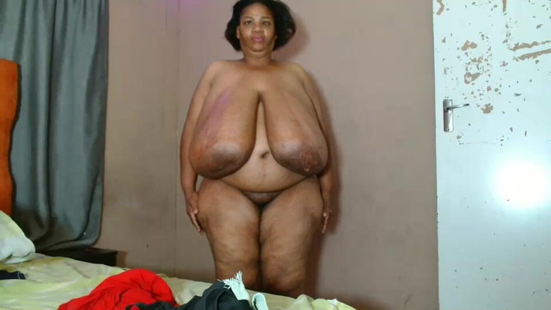 Legendary Booty Overdose: Velká krásná milfka si hraje s jejími monstrózními kozami