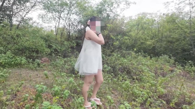 RealThaiSolo: Thai Girl Walking Masturbation in the Jungle Thai Outdoor Public