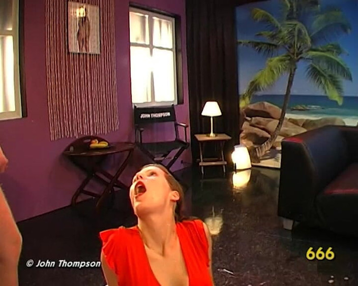 Gang Bang Germany: Piscio vintage avendo bukkake gangbang con l'arrapante tedesco john Thompson