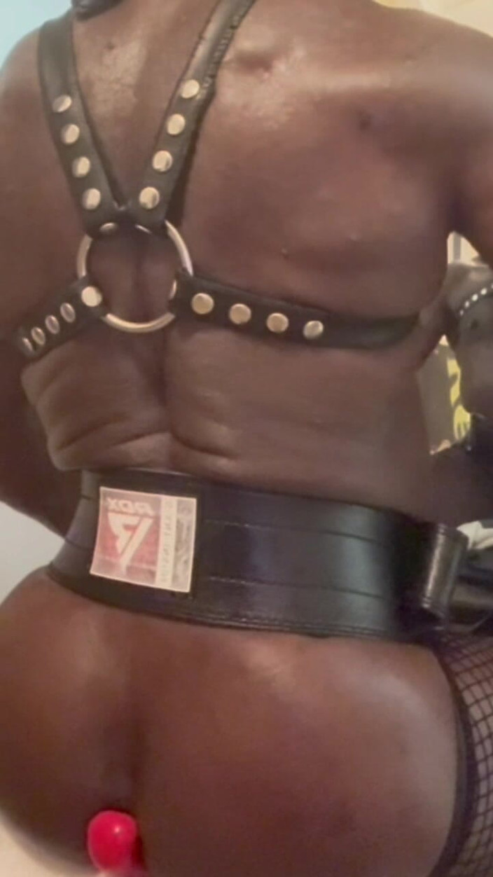 Black mature kinky muscle: Video Chat Jala Hitam Bermain-main pantat otot