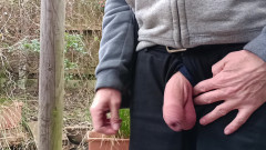 Rockardglans: Velký neobřezaný penis roste, honění, lemování, stříkání