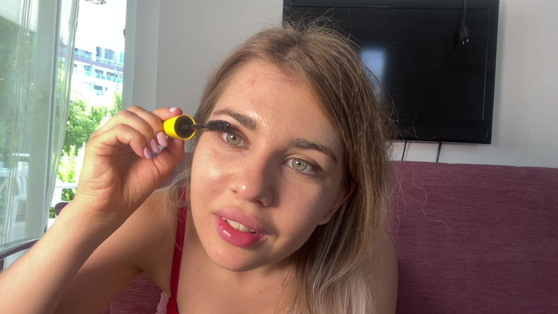 Misty Phoenix: Strip-tease et jeux de chatte
