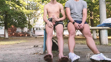 Extremalchiki: Twinks rychlá masturbace