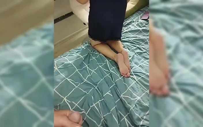 Qwersad33: Máy bay bà già này chỉ biết cách bú!