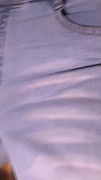 Seluar jeans basah dengan muka berganda kencing dan pancutan muka berganda