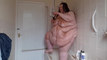 SSBBWLadyBrads: Ssbbw vücudu çikolata sosla kaplıyor