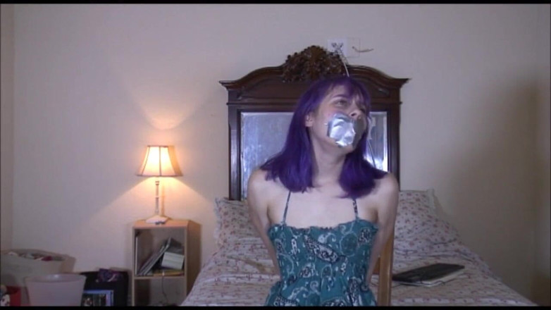 Selfgags classic: Point bâillonné pour la première fois !