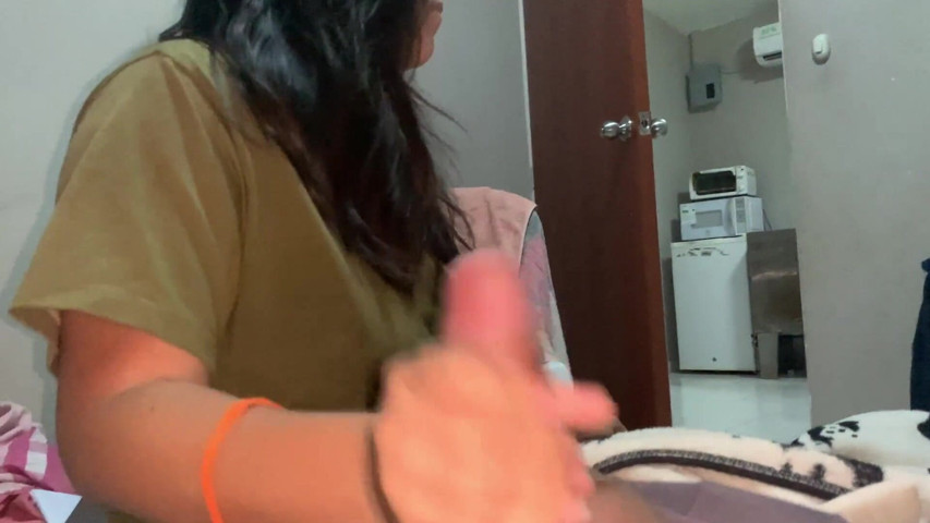I Invite My Stepsister to Watch Movies and She Masturbates Me Until She Eats All My Cum (Gordo fuck) I Invite My Stepsister to Watch Movies and She Masturbates Me Until She Eats All My Cum (Gordo fuck)