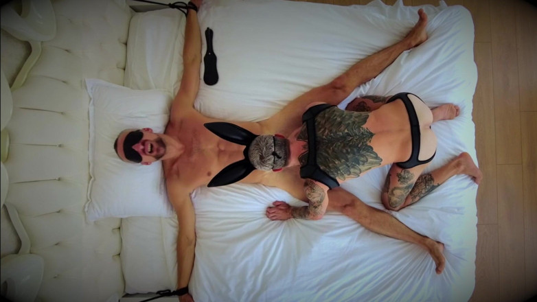 Falcon Al: A Big-dicked Guy Enjoys Riding a Wild Guy's Dick - He...