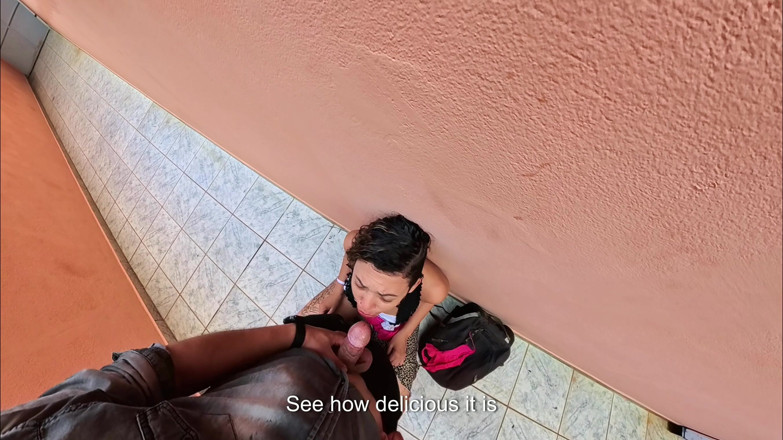 Gabi SweetCouplesStories: Estudante pega fumando teve suas roupas rasgadas e foi fodida