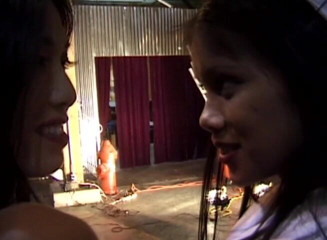 Lesbo Tube: nakli land bandhakar do eshiyaee lesbiynon ki chudaee