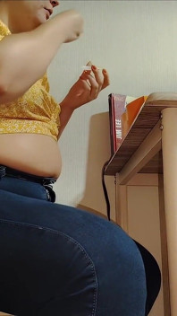 Buổi Nhồi Gà Chiên Hoành Tráng Của Nicole