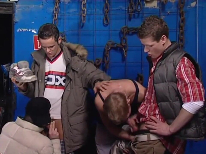 Skater Boys Studio: The gang- uno skater tedesco in un azione con annuso,...