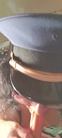 Salivă care se îneacă cu căluș pe Big Boner