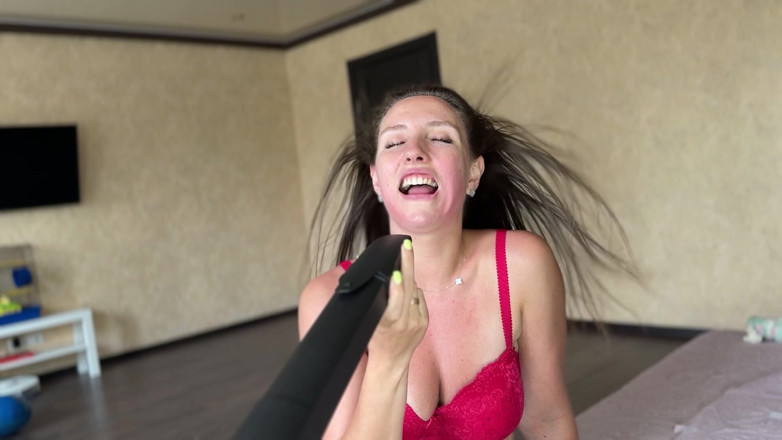 Hottie goddess: Skok powietrza: Snarl Face Twist