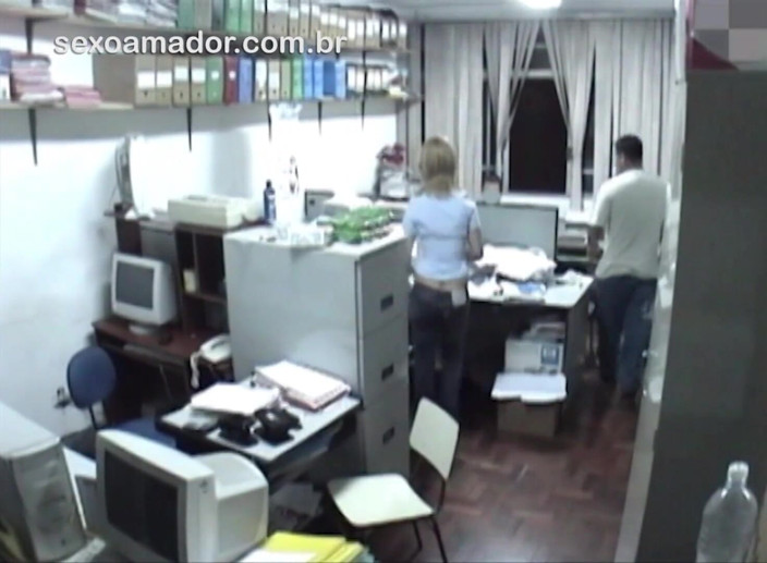 Amateurs videos: Horny employees having sex in the office after hours