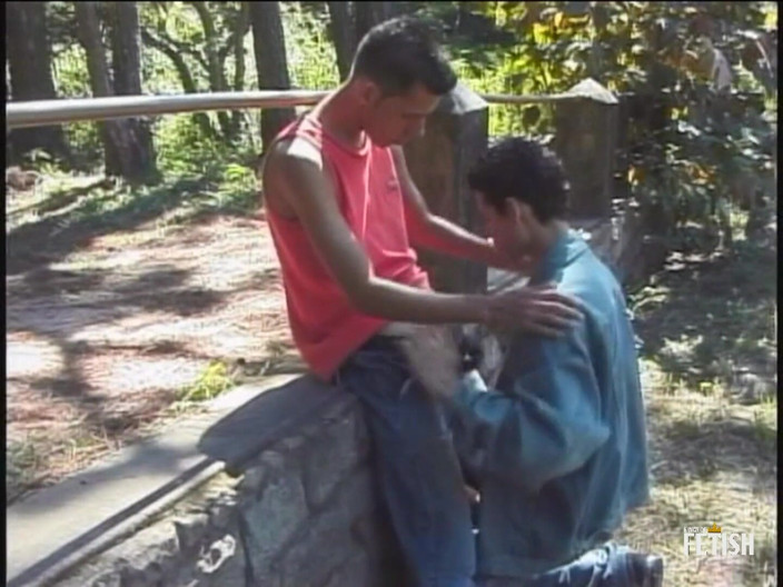 Gay Diaries: bare land vaale do yuva samlaingikon ne aautdor ganda guda...