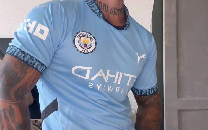 BoyGym: Obrovský výstřik na fotbalistu!
