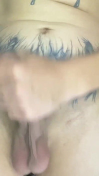 もう我慢できなくて、自分に触れなければならなかった