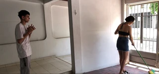 Minha meia-irmã sexy está fazendo seu trabalho