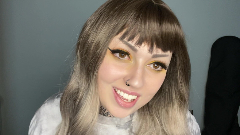 Miss Valentina: You Wanna Meet and Get Beat