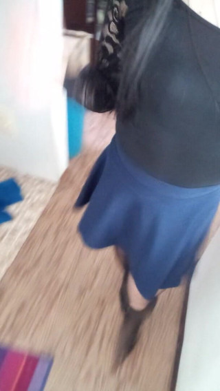 Andrea Travesti Bogota: Shemale walking and touching herself