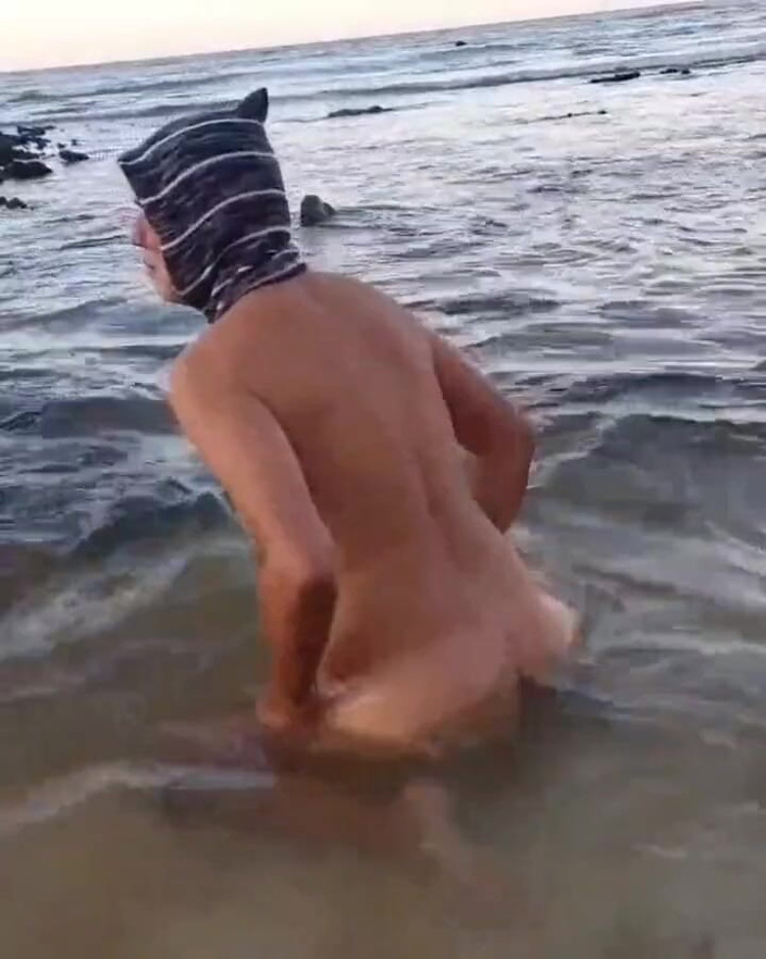 Ladysilvas: Ladysilva desnuda en la playa