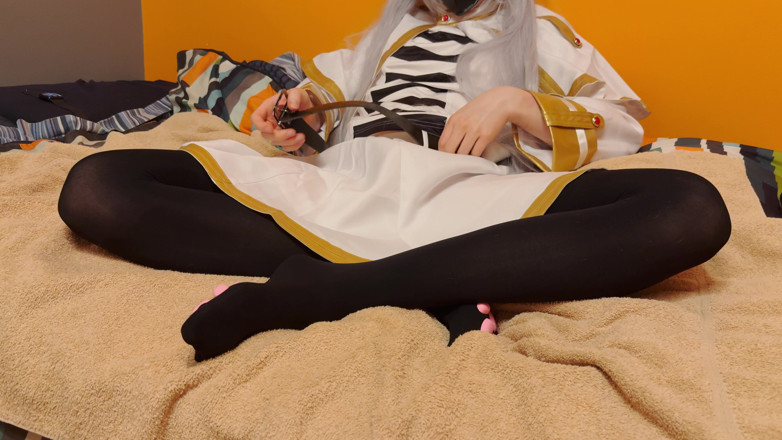 Fempolar: Frieren, femboy en cage, se fait enculer et jouit dans...