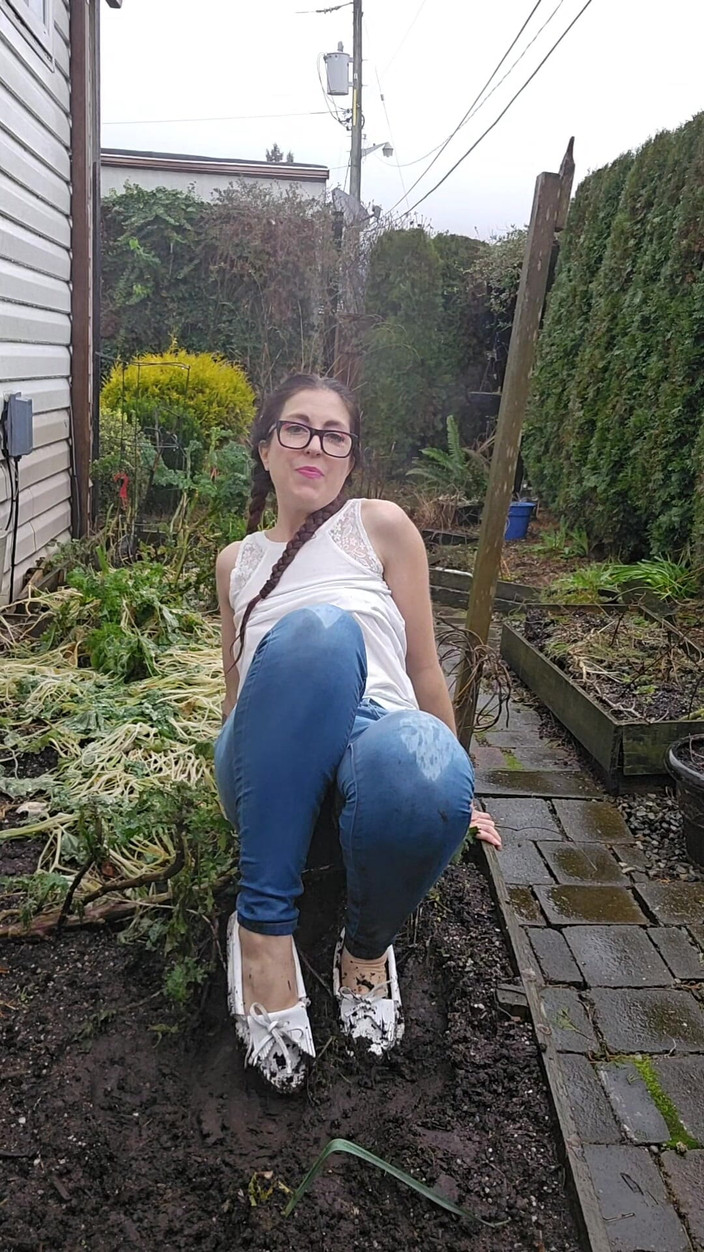 Nerdy_faery: Muddy White Mocs and Jeans Pee