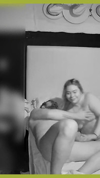 Puchis - crot di dalam memek mia sampai crot di dalam