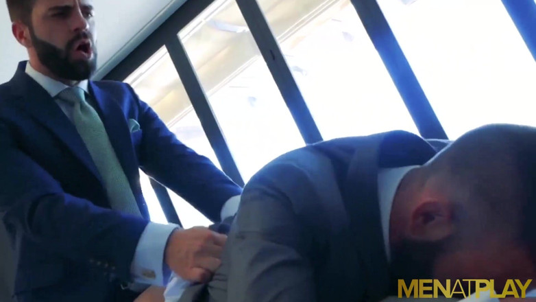 Menat Play: MENATPLAY suited Latino Hector De Silva anal fucks Axel Max