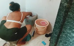 Hintli köylü üvey anne banyoda sikiliyor Hintli yenge ki chudai