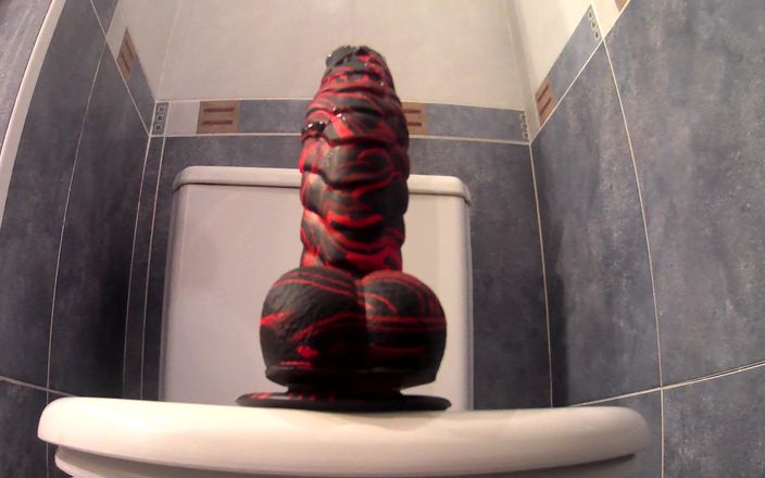 Ane Get Horny: Orgasm distrus cu vibrator extraterestru. Vedere prin chiloți tanga