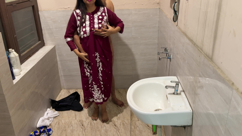 Hornycouple149: En iyi arkadaşımın karısı saara yengeyi sert sikiyorum, tam Hintçe...
