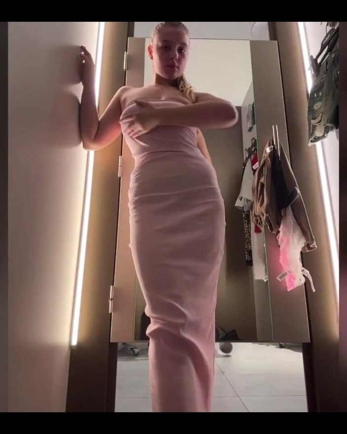 JuiceLussie: Cuba Jangan Pancut Apabila Awak Tengok Itu