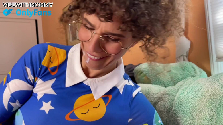 VibeWithMommy: Madrasta judaica recompensa enteado
