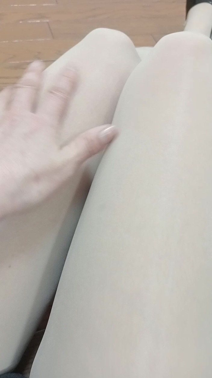 Mayumi Kanzaki: Gambe a collant