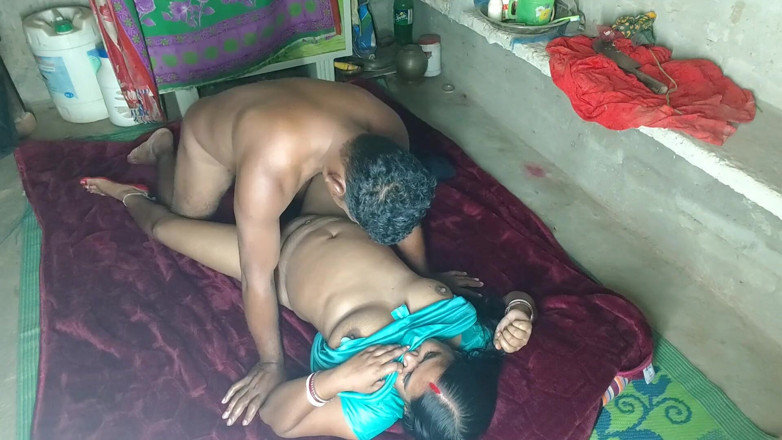 Raju Raju: Neighbor's Sexy Hot Stepaunty Got Naked and Fucked Desi Style