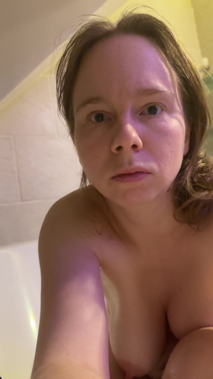 SweetLucy96: Im Bad Ausgezogen