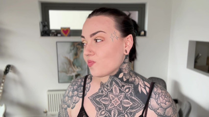 Miss Valentina: Zerż sukę