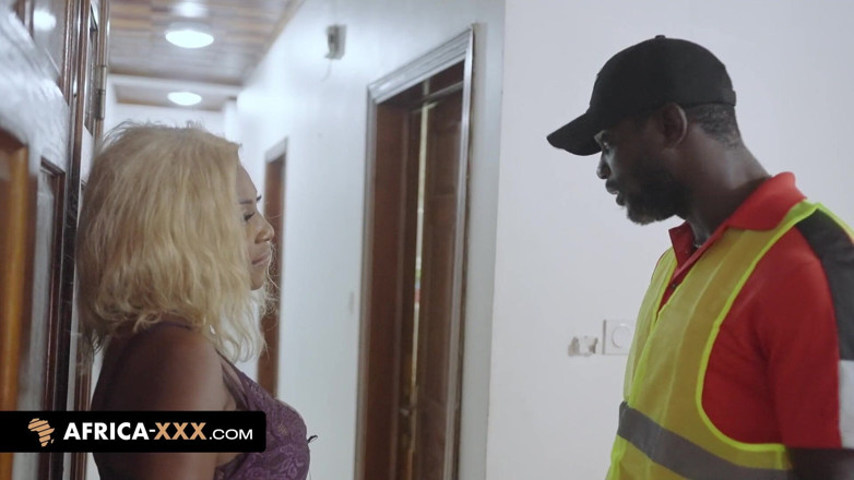 Africa-XXX: The Busty African Babe Masturbates in Front of the Delivery...