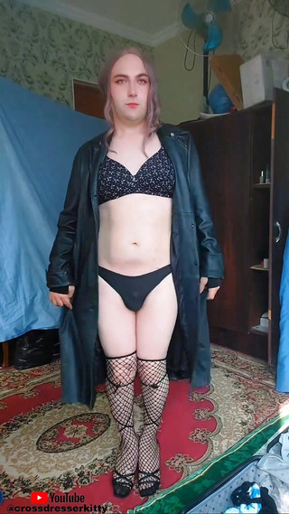 Kitty_Cross: Cool Gay Mtf Crossdresser în bikini