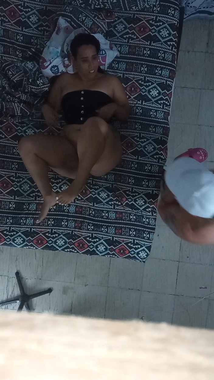 Monozion: 自家製の異人種カップルが妻を好きにセックスする